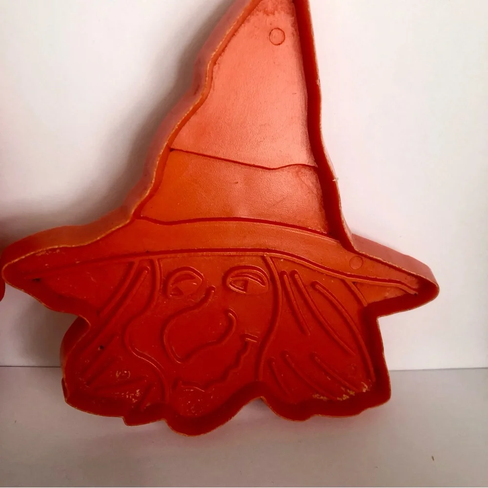 Witch and Cat Hallmark vintage cookie cutters Halloween Cut out cookies